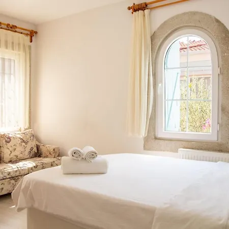 Peaceful House With A Lovely Backyard In Cesme Tatil Evi *