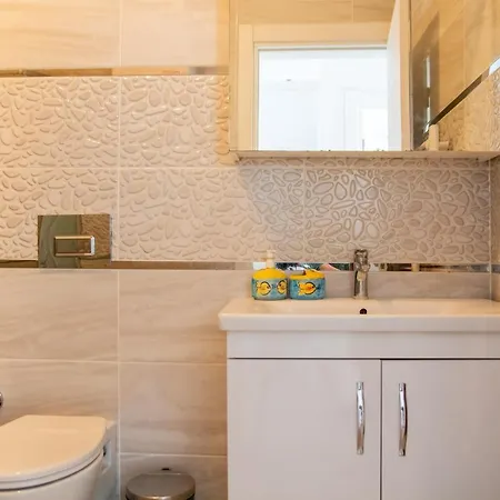 Vakantiehuis Peaceful House With A Lovely Backyard In Cesme