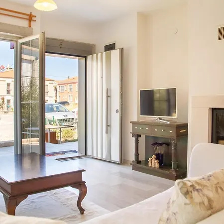 Peaceful House With A Lovely Backyard In Cesme Casa vacanze Alaçatı